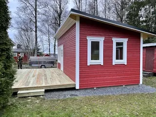 Attefallshus med nytt trädäck