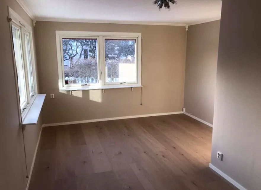 Rum med nytt golv efter renovering