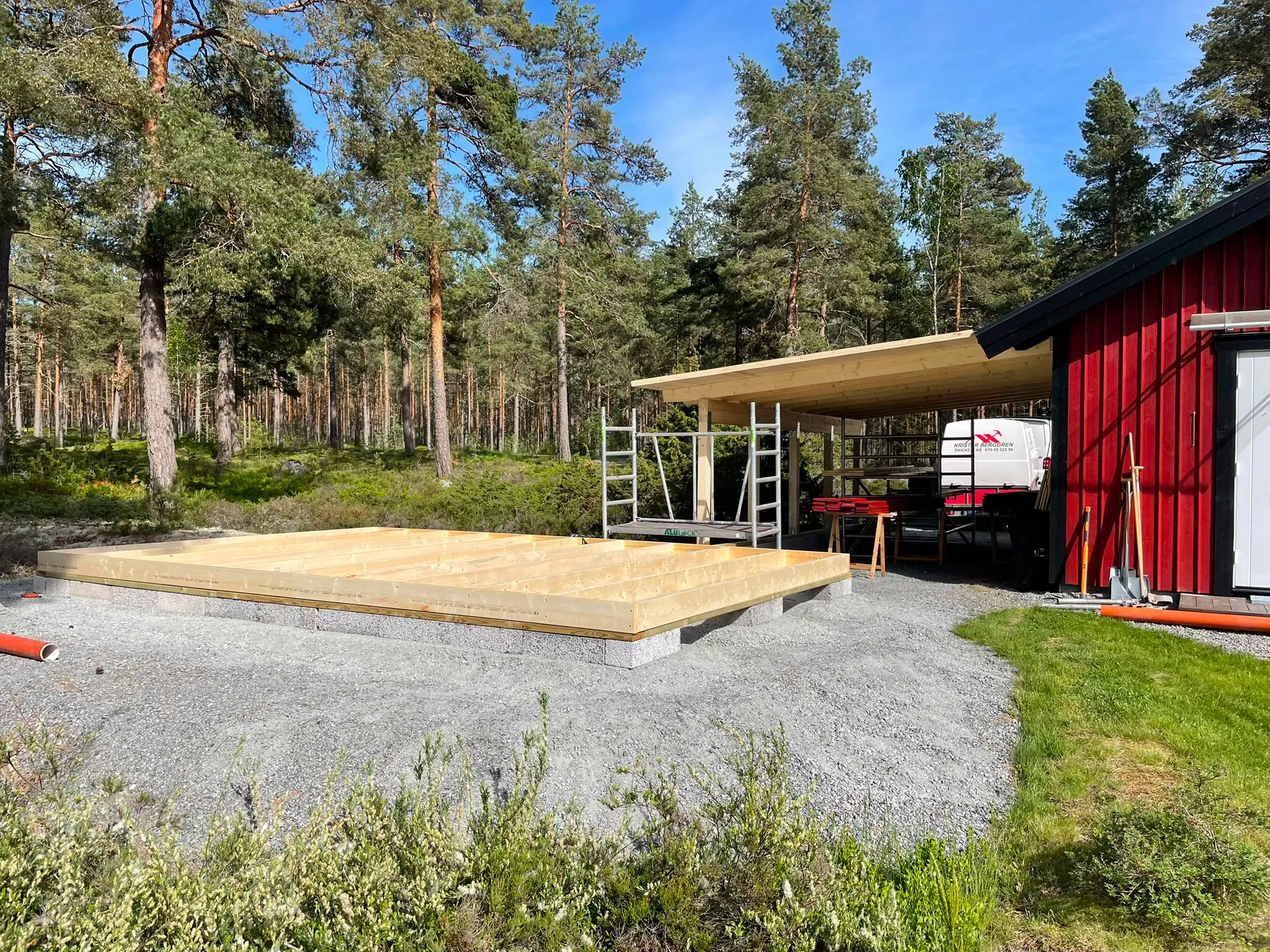 Förberedd byggplats med ny plattform
